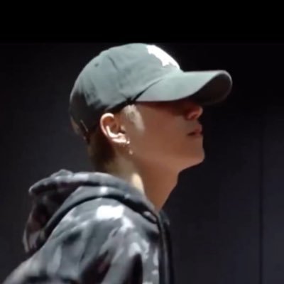 wave_rew's profile picture. 우리우리우 ՞– ‸ –.՞
