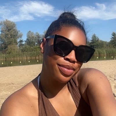 moirakaki's profile picture. ❤️&💡