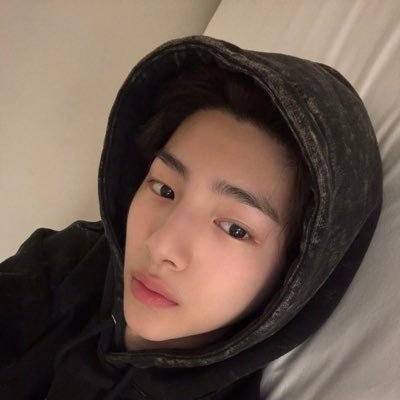 txtzynna's profile picture. 🥐
