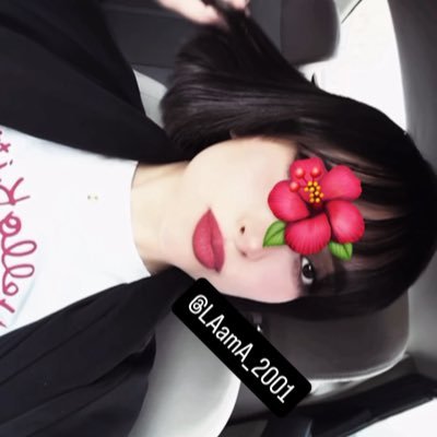 امرأة حُرة لاتهتم الا بأناقتها