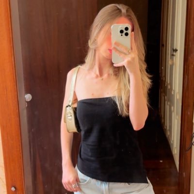 isaalons0's profile picture. 💋🖤⚡️❤️‍🔥