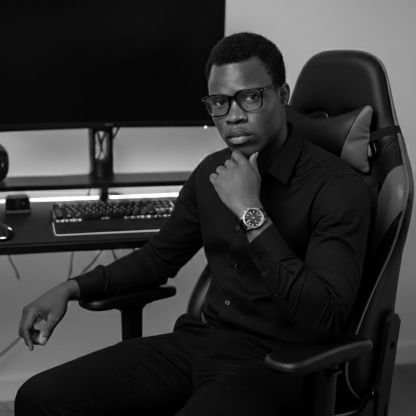 Hustlewithvik's profile picture. YOUR FINANCIAL COACH🚀||I will show you a step by step process on how to make amazing figures online||🔥