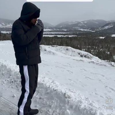 Tragodlii170245's profile picture. I am one of the few
