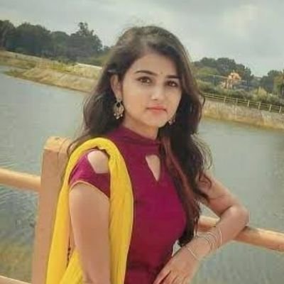 Zainab_Praveen's profile picture. 
