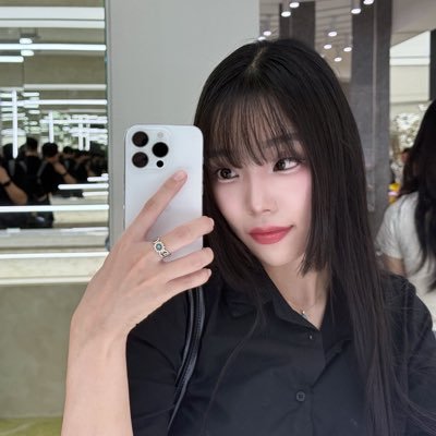 mjreplika's profile picture. brand comms @replika