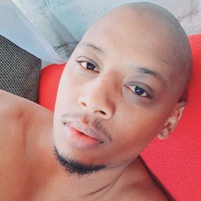 Sheldon_RS17's profile picture. Football ⚽ | @OrlandoPirates ⚫ | @ManUtd 🔴 | @RealMadrid ⚪