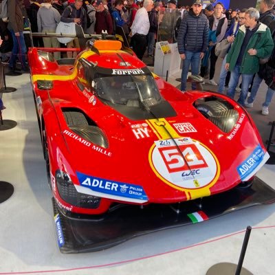 Mickalow_w's profile picture. 26M