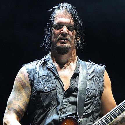 d_ds6596742's profile picture. My name is Daniel Joseph Donegan I'm a native of OAK LAWN Illinois United States 🇱🇷 I'm a guitarist 🎸 for a musicial band named Disturbed