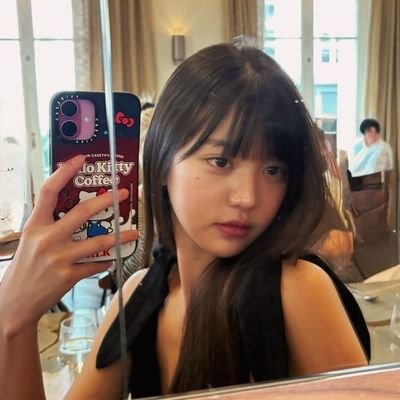 eynsure's profile picture. 𝟭𝟵𝟵𝟱. dedicated with a sharpness in his visuals making the world feel perfect for his presence in this heaven, descended from the eternal sect, Taehyung.