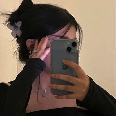 i_h1iI's profile picture. اهبد كل اللي بـخاطري ..