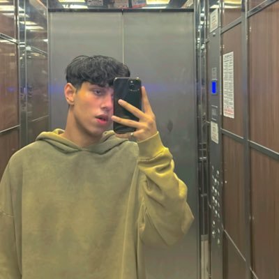 t0xics0ftie's profile picture. yearning ; double down