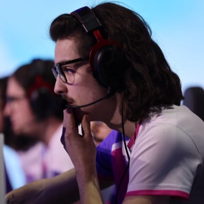 IKlesss's profile picture. Pokemon Unite Carry Bot 
Road to London