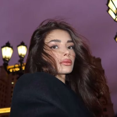 _talianatalia's profile picture. A hardworking woman who believes a good laugh is just as important as good work.