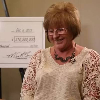 leach_juli79879's profile picture. I’m the powerball winner I will be using this opportunity to give out money to my 5k followers on here just dm