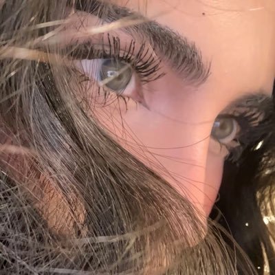خفيفة كما الغيمة☁️. #ESFP