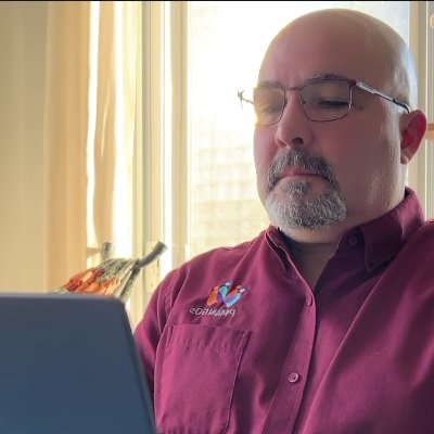 edson_marinho's profile picture. Tenho o direito de ser diferente, quando a igualdade me descaracteriza.  Tenho o direito de ser igual quando a diferença me inferioriza.