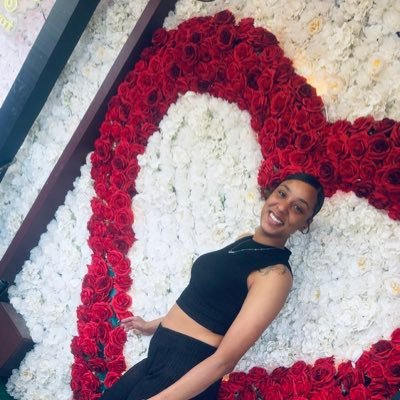 Yannachea's profile picture. Crown slipped but never fell, IM HER 😌