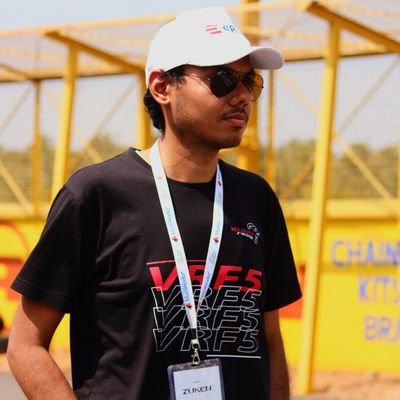 lioren_52's profile picture. Your friendly neighborhood human