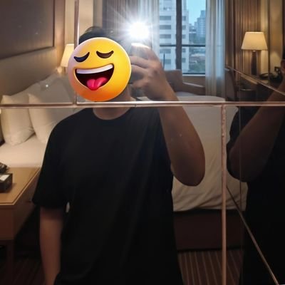 yrfavemaster's profile picture. couple dari jakarta. mau kopdar?  hit my DM