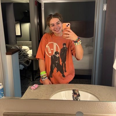 petcheetah_p's profile picture. i’m downstairs