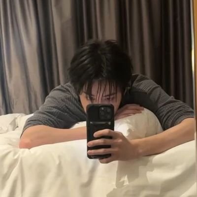 jisforlee's profile picture. written by minsungchan