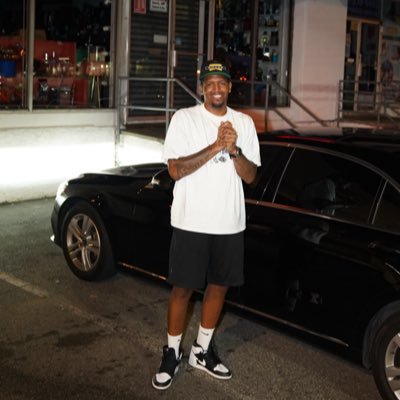 FlyShuffdotcom's profile picture. 🛸