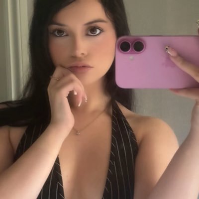 cwutedoll's profile picture. 