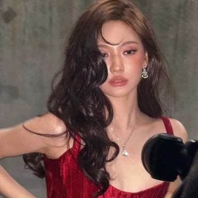 avanichenn's profile picture. multi stan account