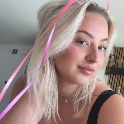 kristy_embry's profile picture. smile 😊 I’m on camera 📸