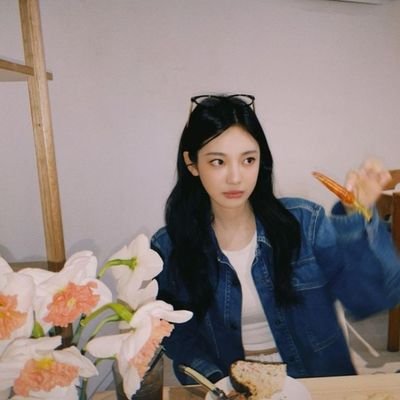 thistarchives's profile picture. study 📚 — soon to be medical student 
#studytwt
              i love yapping and being jbjb 🧏🏻‍♀️🙇🏻‍♀️ (life as an agit)