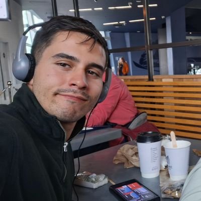 Barça Enjoyer.

ahora puedo pagarme el Spotify sin sentirme mal. en la Xavineta desde el 6 de noviembre de 2021 @FCBarcelona Promos MD📨