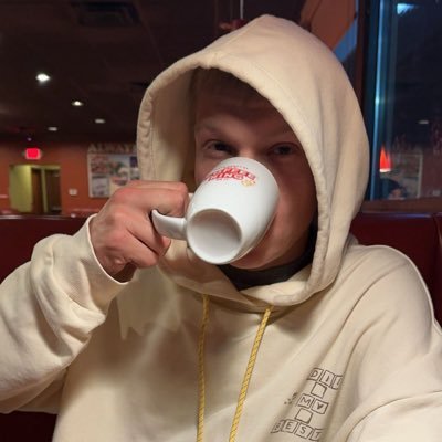 HoodieRonX's profile picture. i suck at these but I play video games on twitch, I’m prolly live right now. Come say wassup.