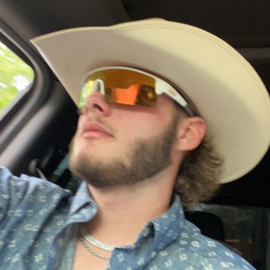 FlamingPhenex's profile picture. 21/mdni/nsfw @moth_o_mania husband