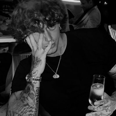 batteredcorpse's profile picture. i smoked away my brain, i think im going dumb.