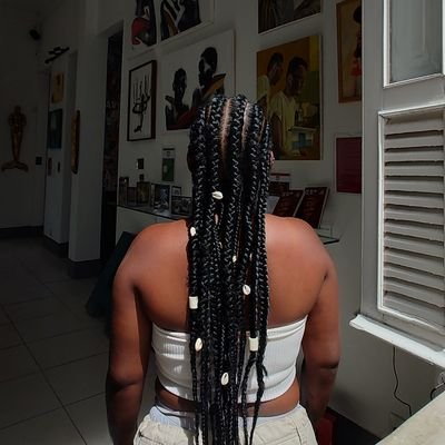 Cantora | Compositora | Poetisa | Rapper | Eu por dentro | Terror do interior | KB\i/DE Mulheres negras | não monogâmica | vegana (ela/she)