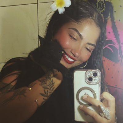 karinaduartepsi's profile picture. as vezes louca, mas sempre bruxa ⭐️