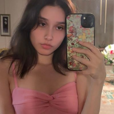 trashyprincess's profile picture. 