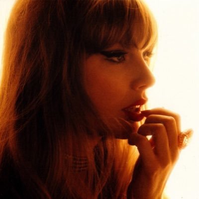 fangirlexa's profile picture. did my love aid and abet you?