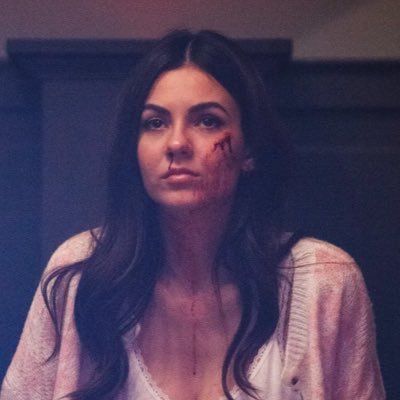 torivegaswife's profile picture. somewhere thinking ab victoria justice || STREAM LOVE ZOMBIE!! (main account: @kellyalyaj)
