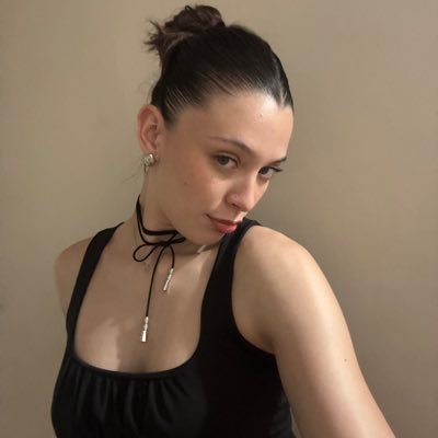 malerabanal's profile picture. 🍒