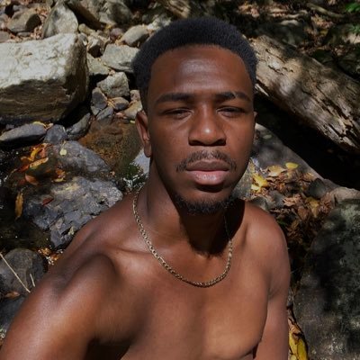 escutelufe's profile picture. Pedagogo na UFF, canto as vezes e faço umas poesias tristes