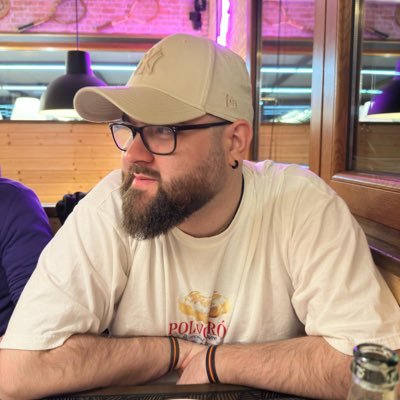 dani_paulos's profile picture. 