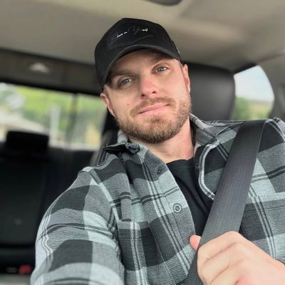 amory93289's profile picture. 