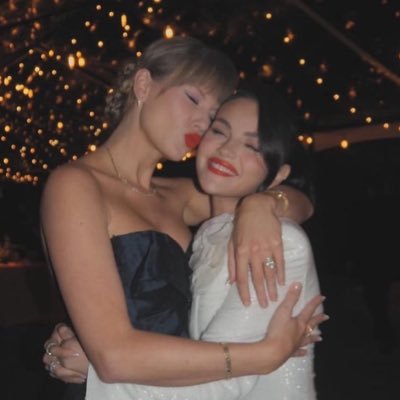 taysouvenir's profile picture. all’s fair in love and poetry | lover of books, music, and f1