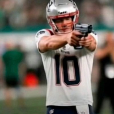 BOOSIEGAGE's profile picture. l #NEPats 🏈/ #Celtics 🏀☘️/ #Athletics ⚾️ l Sports Bettor 🥼🧪l #SMOOVWRLD🤴🏾 #LzzzzKrazy 🇰🇭 #JDOG4EVR 🪖#LLPOPS 💙