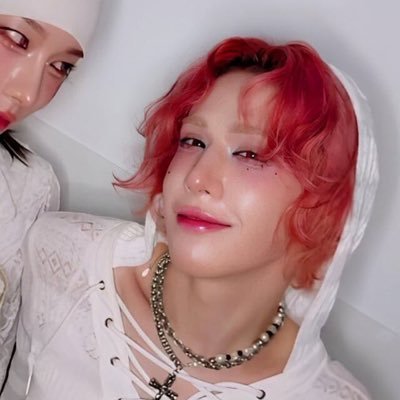 xlovsunoo's profile picture. sapphic with #xlov