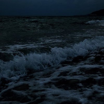 Ghym_x300's profile picture. أسعى لصنع أفضل شخص منّي | Electrical engineering 👷🏻‍♀️ | A spark of hope can Abecome a light and illuminates the world | إبحار ضد التيار | 🍵🌷🌊🐚