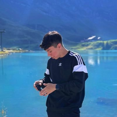 juancarloshs's profile picture. a nightmare dressed like a daydream.