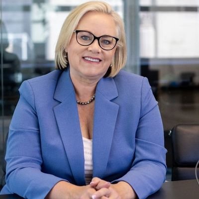 HelenRoss898273's profile picture. 