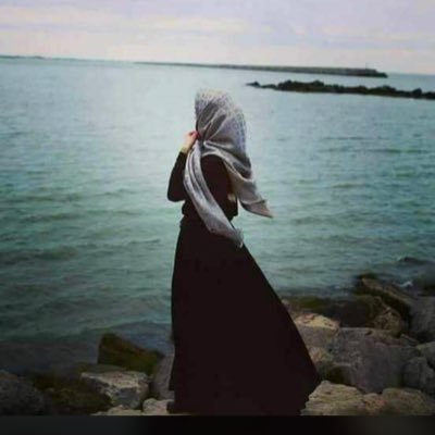 EstekaneGuni's profile picture. تنهام بذار ، حوصلتو ندارم
